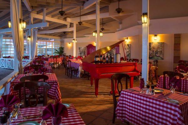 Pineapple Beach Club - Chef Pietro's Restaurant